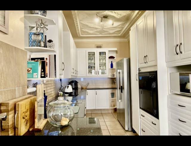 4 BEDROOM HOUSE FOR SALE IN KENSINGTON